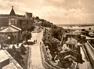 Church Ružica in Kalemegdan (left), the church of Serbian warriors, 1926